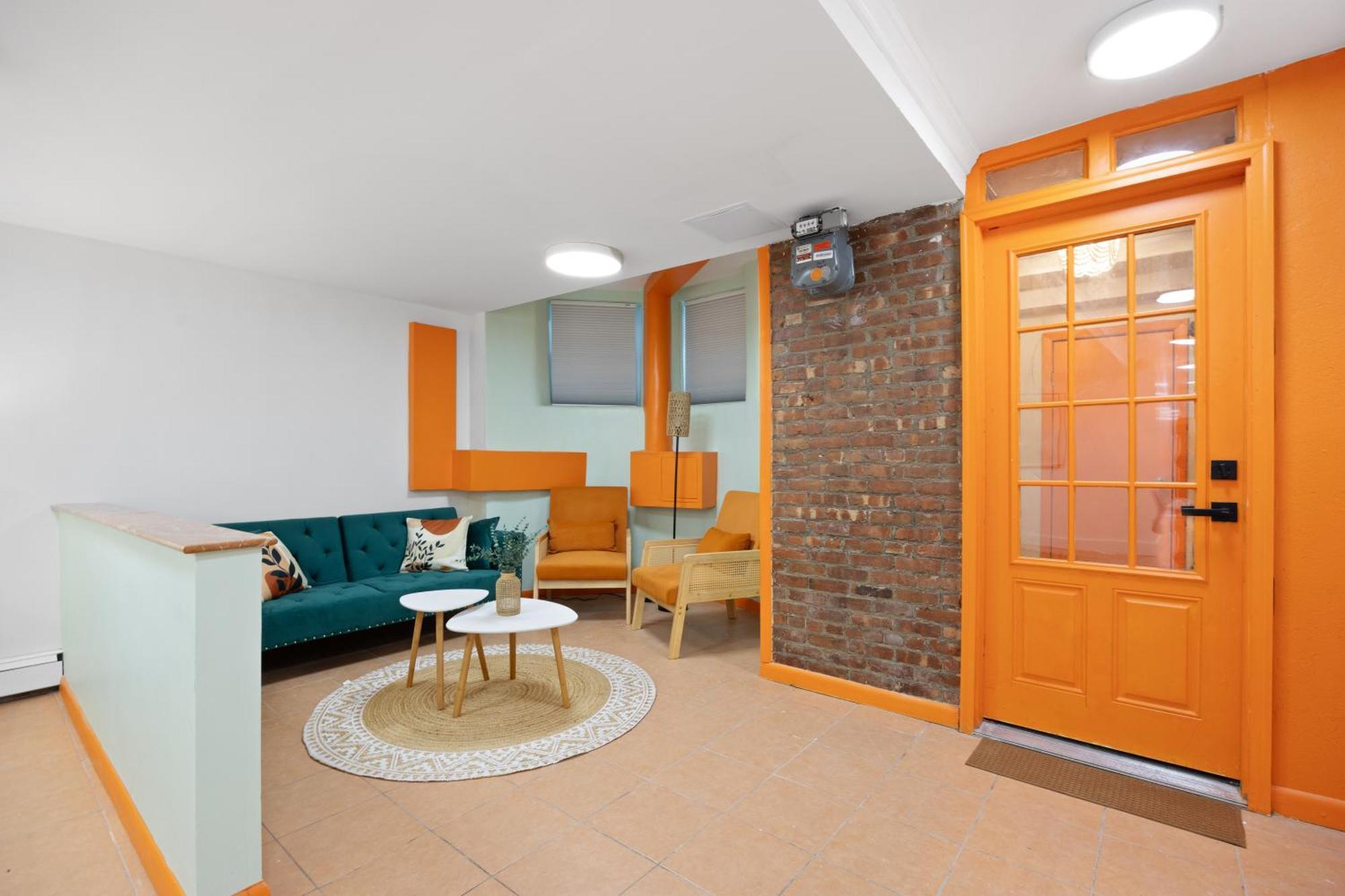 Appartement Private Garden Getaway Cozy And Chic Near Subway At 